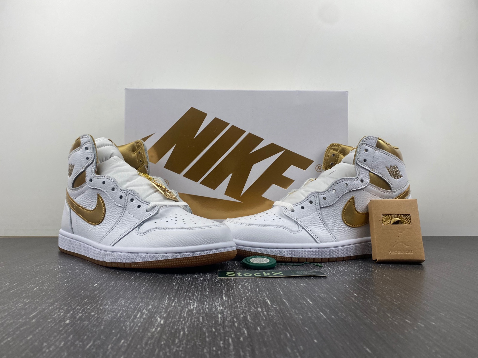 air jordan 1 high og wmns metallic gold fd2596-107
