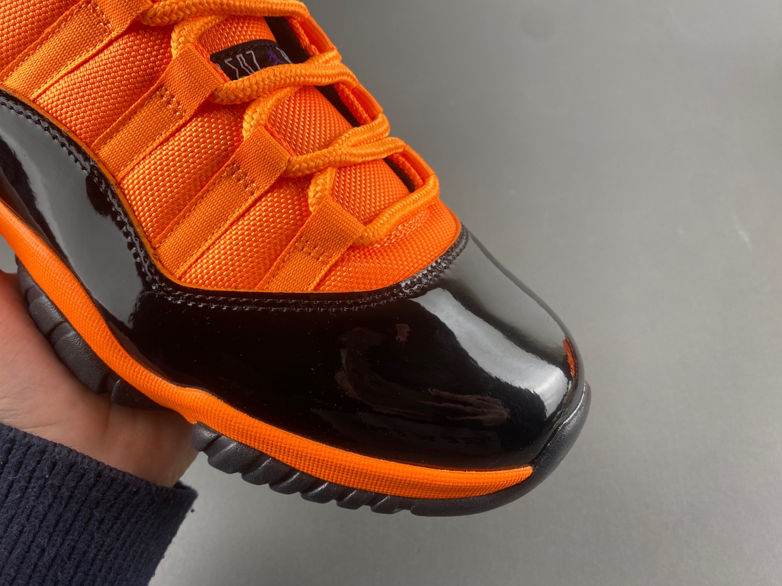 Air Jordan 11 Retro “orange Black”