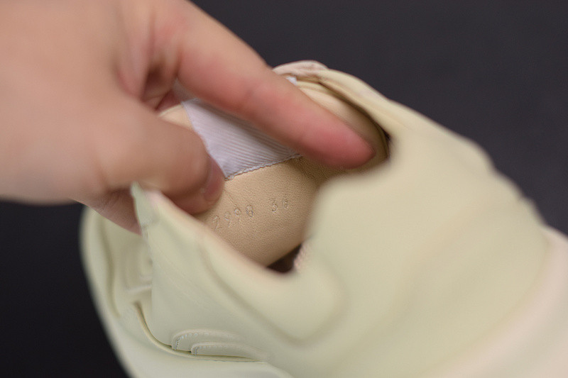 g*u*i rhyton sneaker