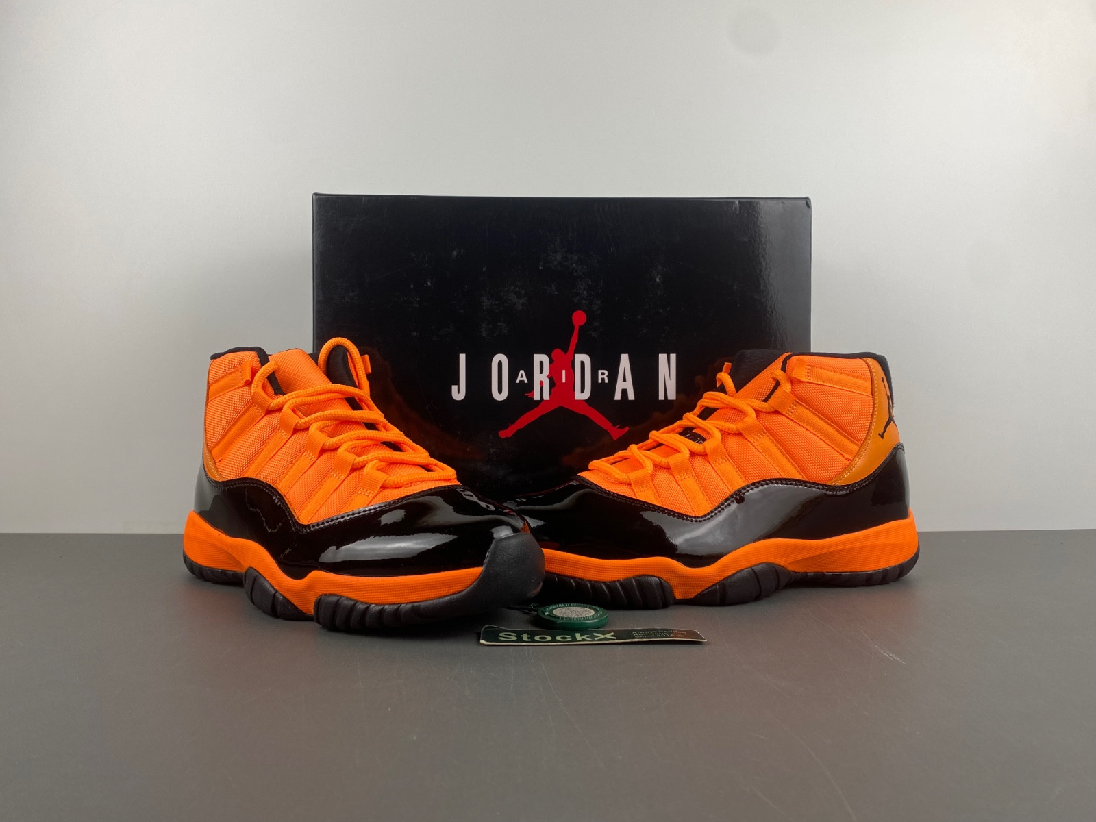 Air Jordan 11 Retro “orange Black”