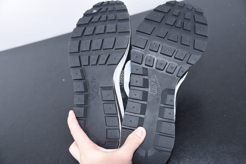 nike ldwaffle x sacai black white cv1363-001