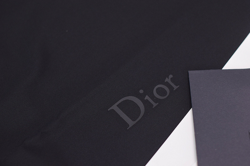 dio* x converse sneaker