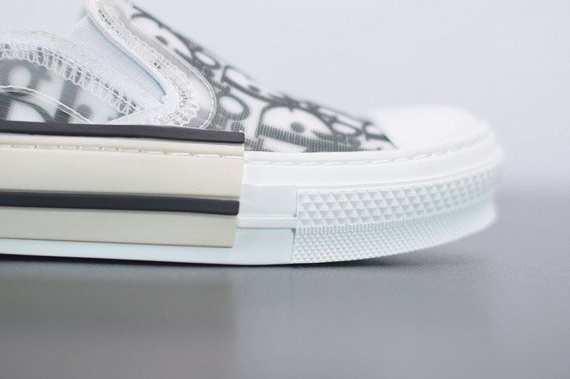 dio* x converse sneaker