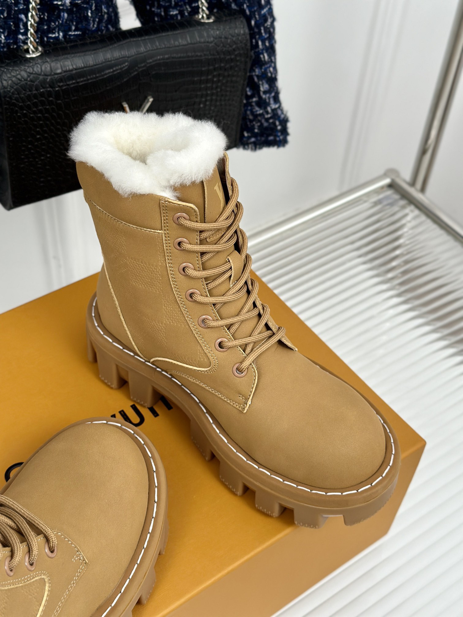 LVT BOOTS