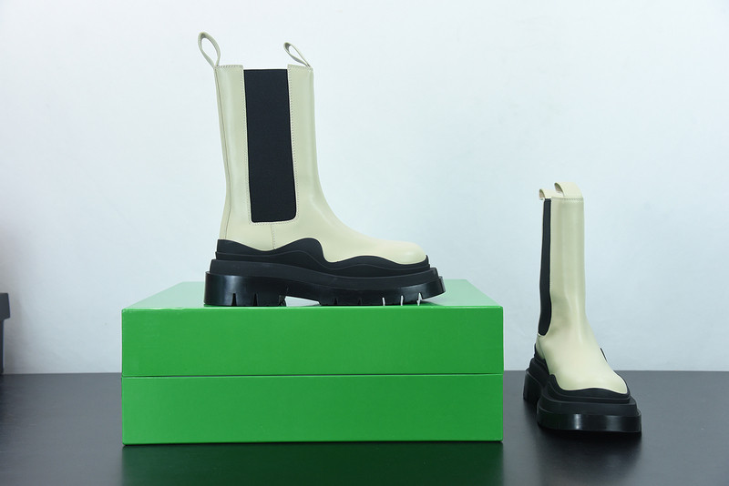 Bo*te*ga ve*ne*ta sneaker