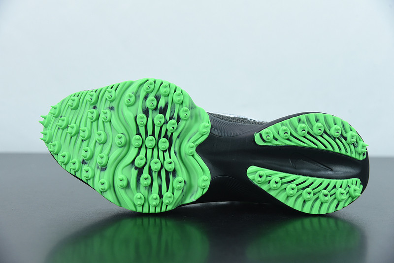 of x air zoom tempo next%