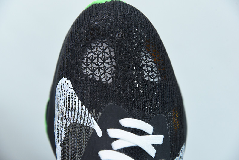 of x air zoom tempo next%