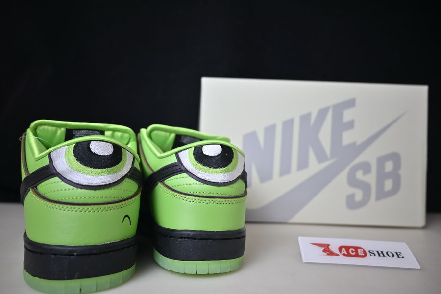 the powerpuff girls x dunk low pro sb qs