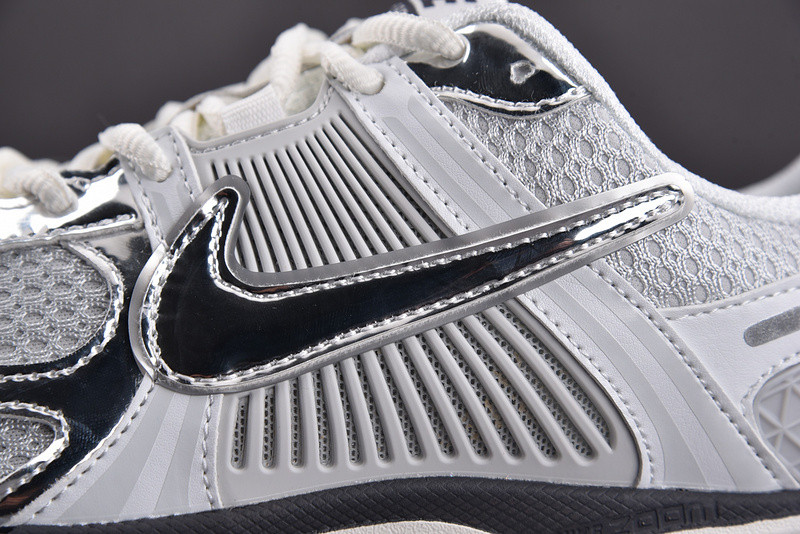 nike zoom vomero 5 photon dust metallic silver (women