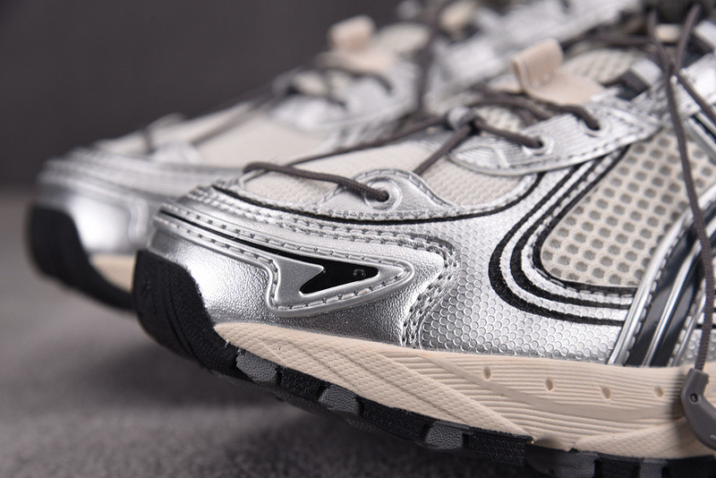 As*ic*s gel-kahana tr v4