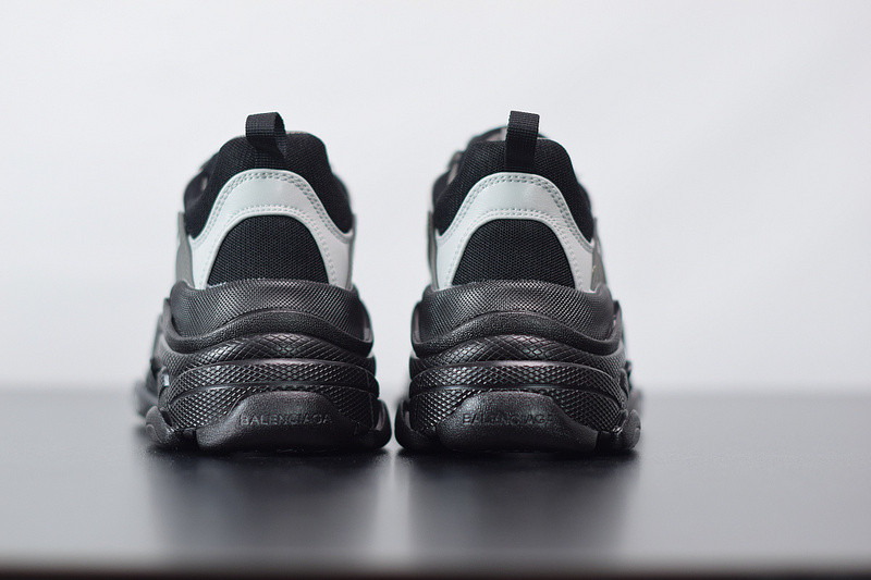 bc triple s trainer 483546 w06f1 0841