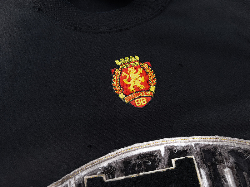 Ba*len*cia*ga clothes