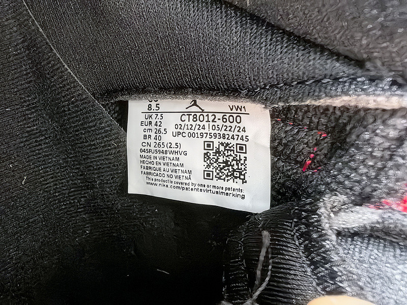 Air Jordan 11 Retro “Red Black” CT8012-600