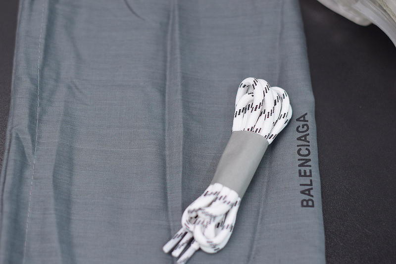 bc triple s trainer 524039 w09e1 2021