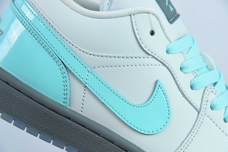 Air Jordan 1 Low "Polaroid" HQ3599-025