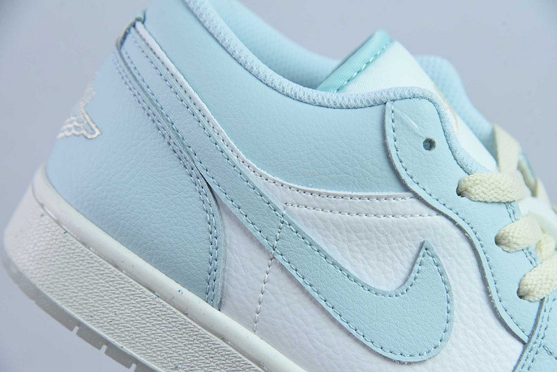 Air Jordan 1 Low SE Glacier Blue Summit White HJ5999-400
