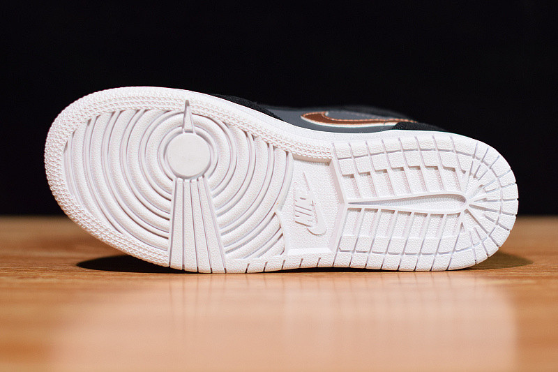 air jordan 1 retro high gs 705300-006