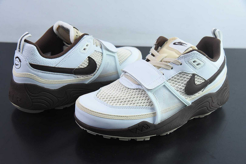 Travis Scott x Nike Zoom Field Jaxx “Light Chocolate” HQ3073-100