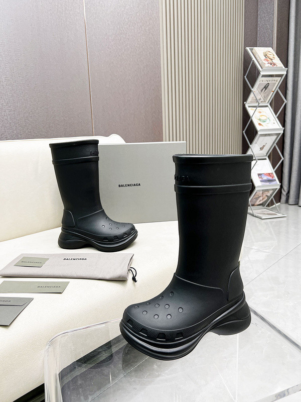 Cr*0*s™ boot in black
