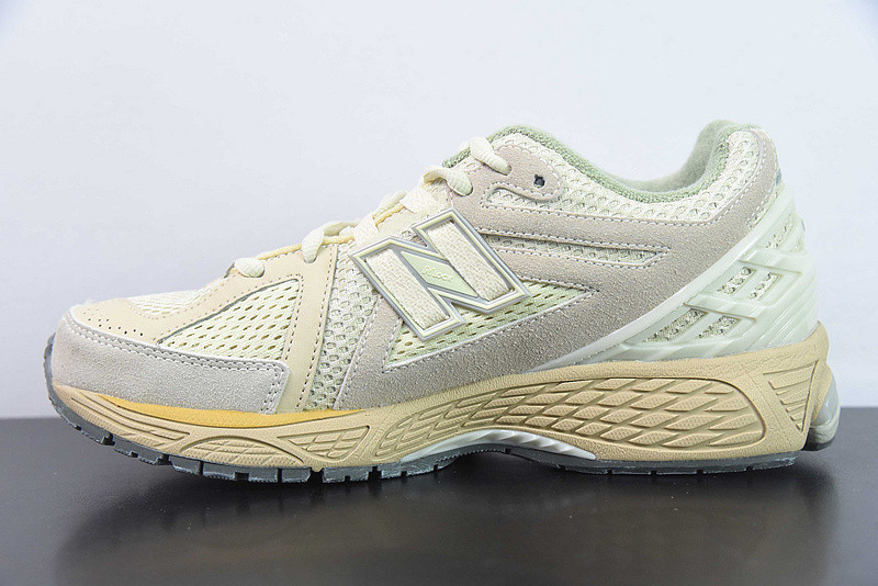 new balance sneaker