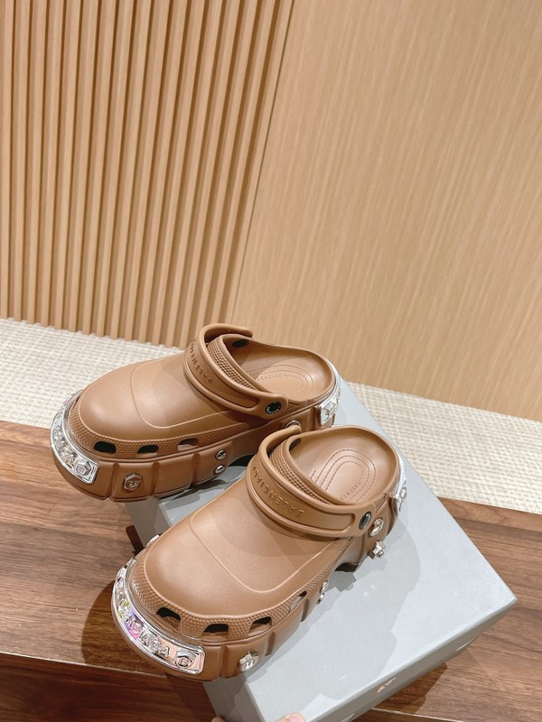 Cr*0*s x ba*len*cia*ga hardCr*0*s sandal