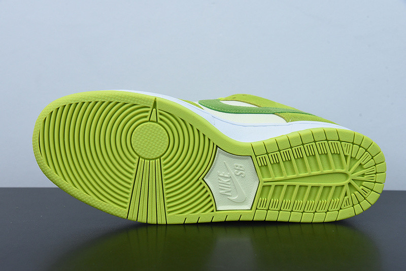 nike sb dunk low “green apple” dm0807-300