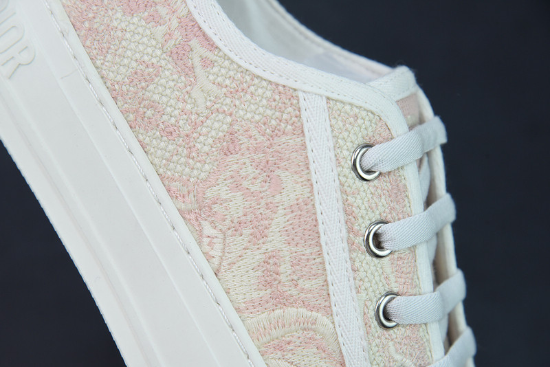 dio* x converse sneaker