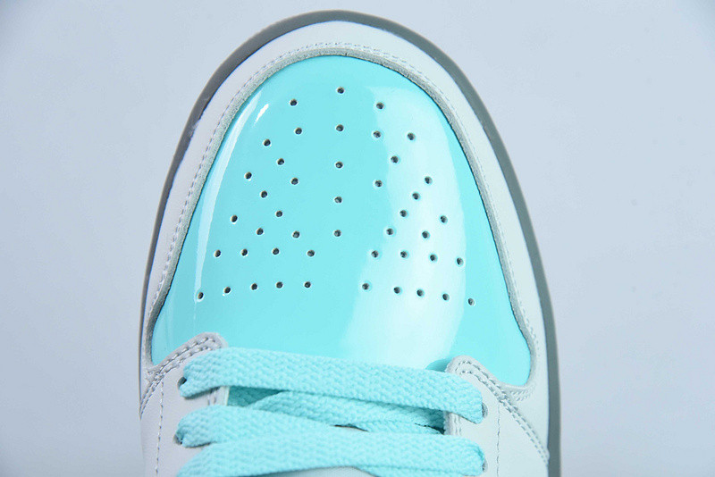Air Jordan 1 Low "Polaroid" HQ3599-025