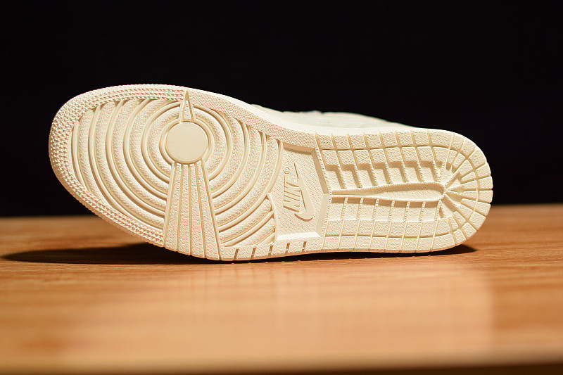 air jordan 1 retro high og "sail" 555088-114