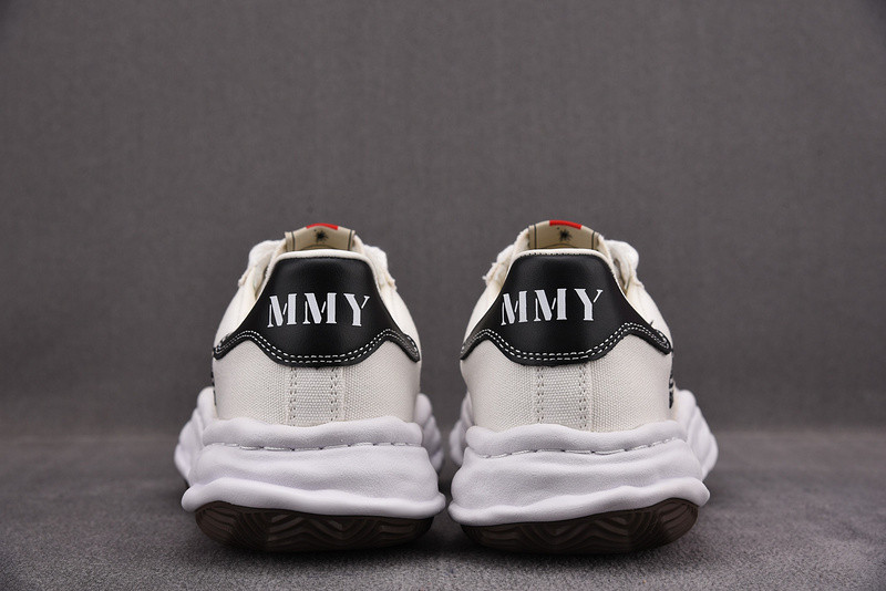 Ma*s*n mihara yasuhiro sneaker