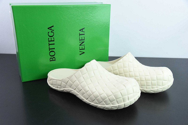 Bo*te*ga ve*ne*ta slide